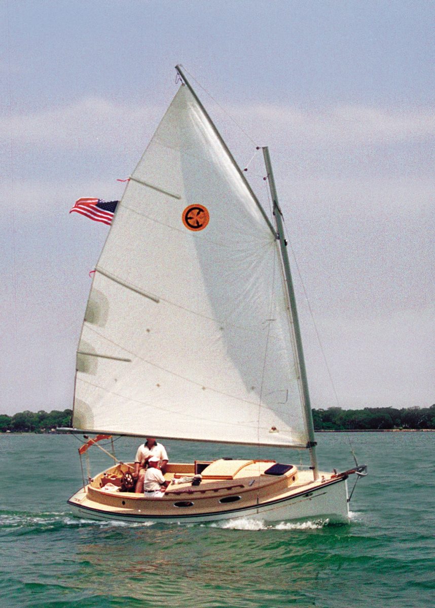 Com-Pac Horizon Cat sailboat by Com-Pac Yachts | | Masthead Sailing Gear